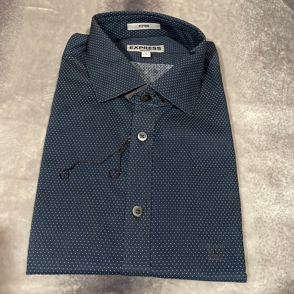 Express Men’s new without tags  fitted dress shirt
